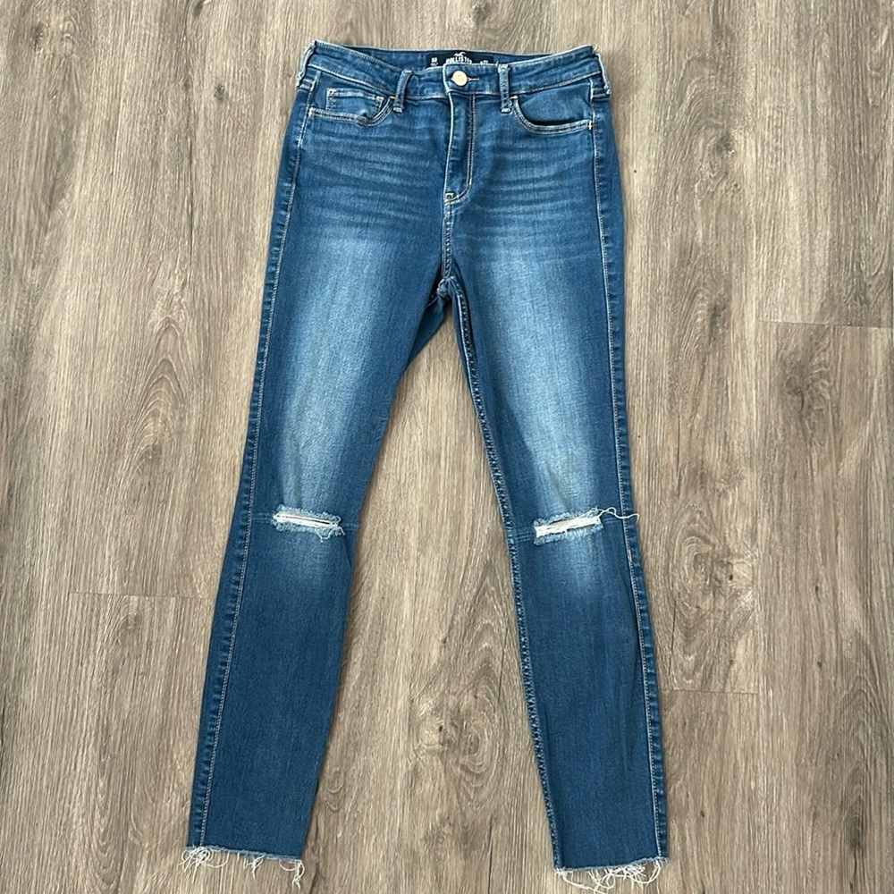 HOLLISTER jeans size 27